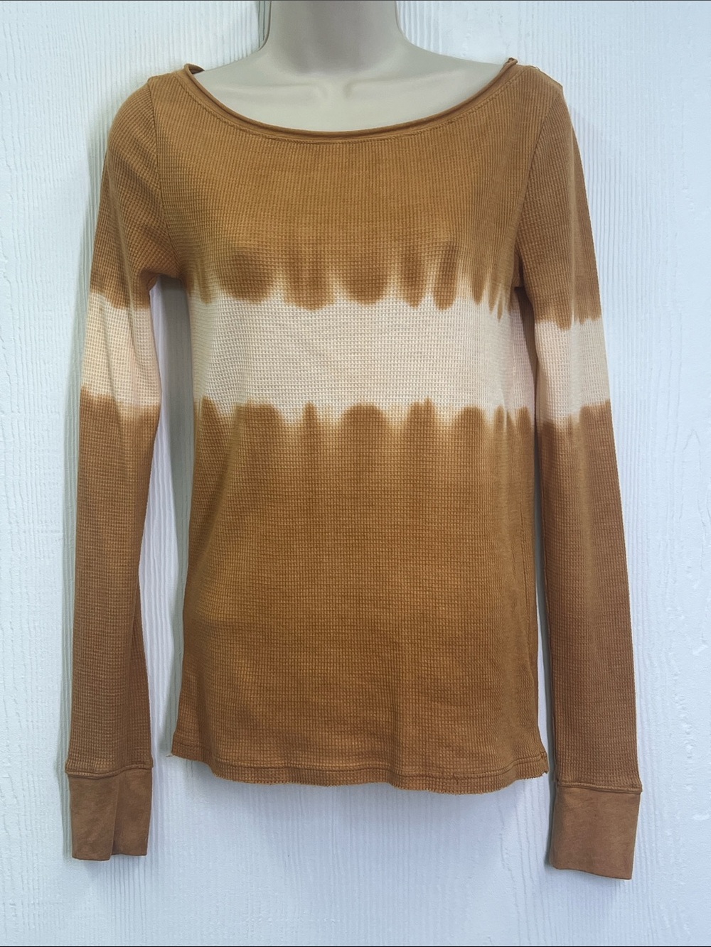 Free People - Golden Tan Tie Dye Waffle Knit Long Sleeve Lightweight Blouse SZ S